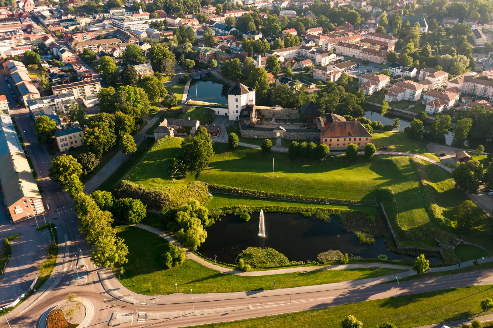 Vy över Kumla, där vi arbetar med ventilation i bostäder och fastigheter